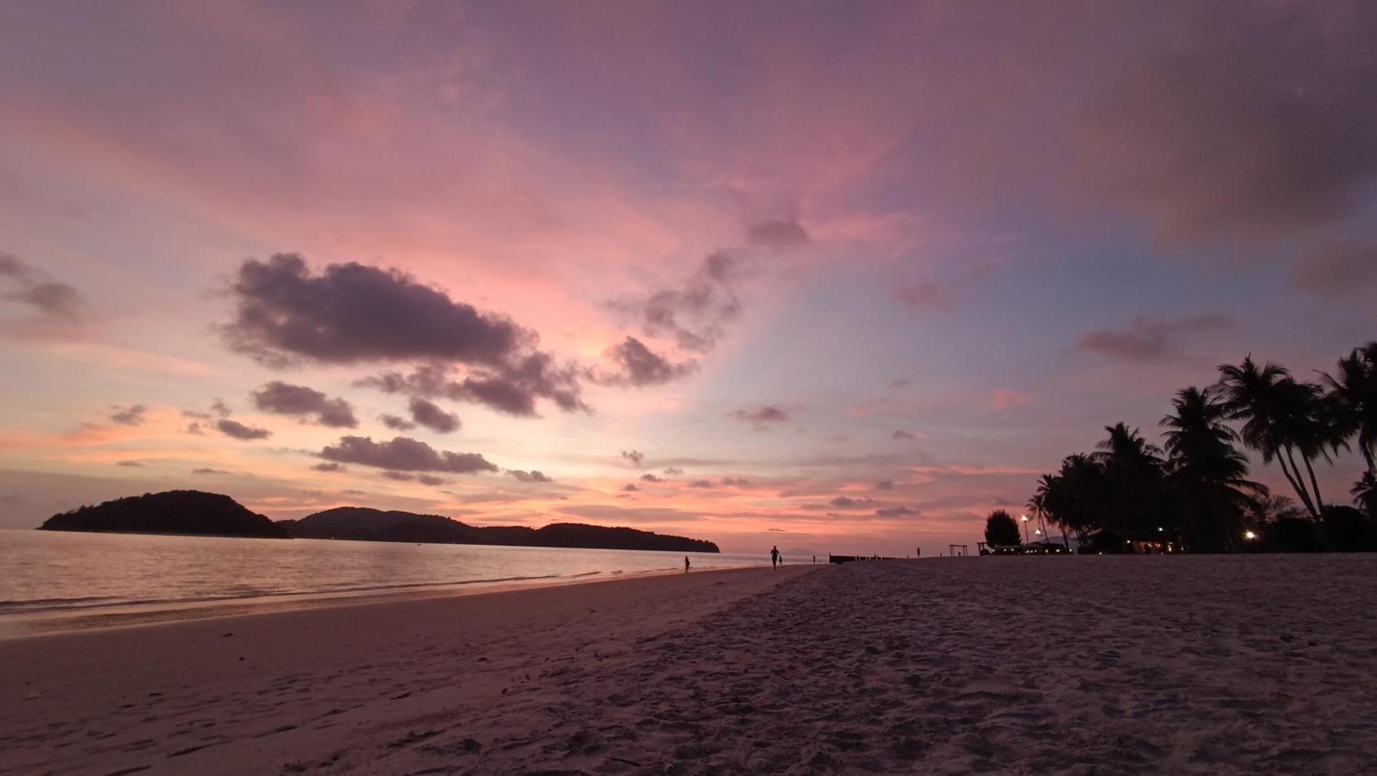 Home Sol Guesthouse Pantai Cenang  Esterno foto