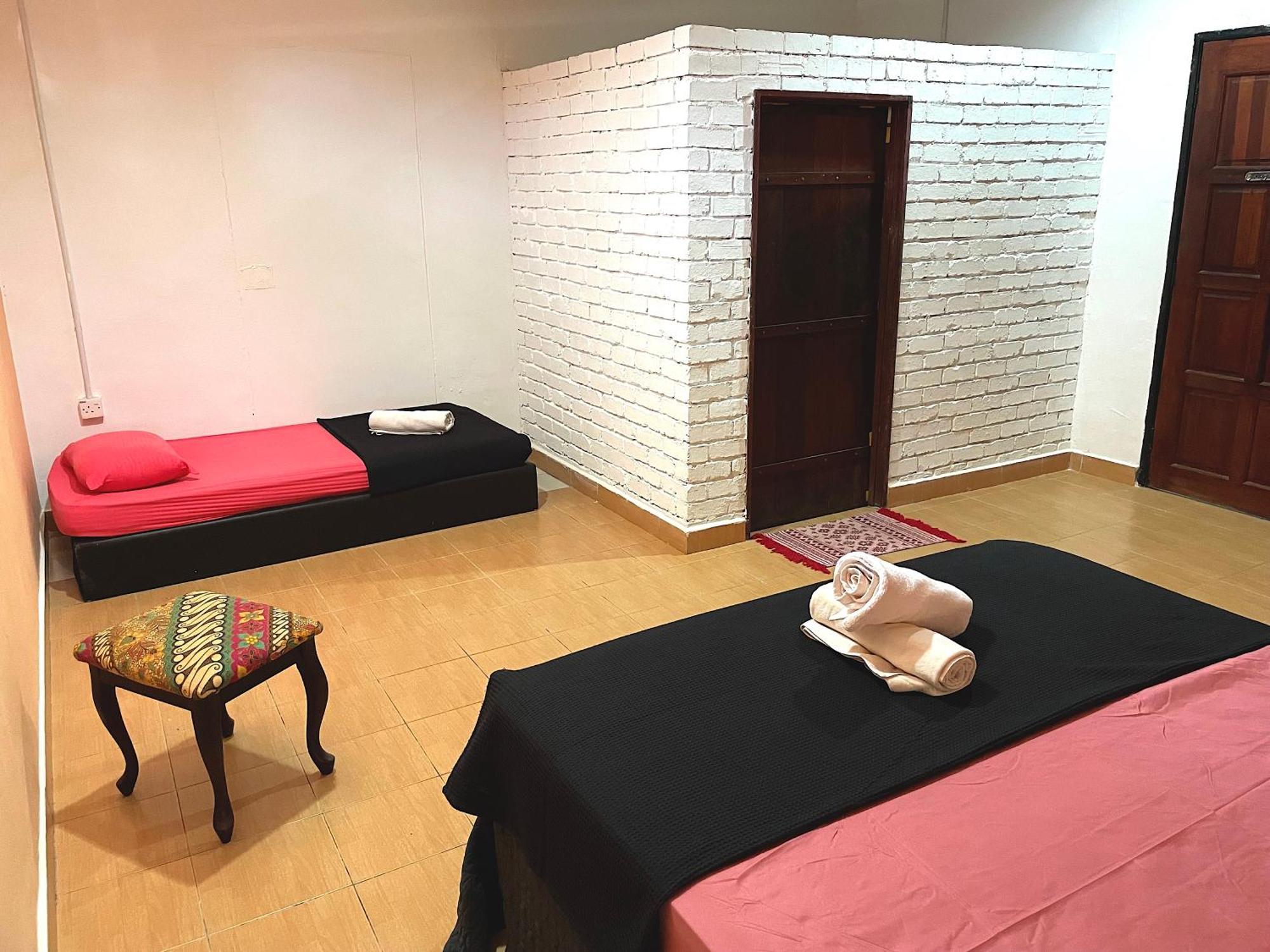Home Sol Guesthouse Pantai Cenang  Esterno foto